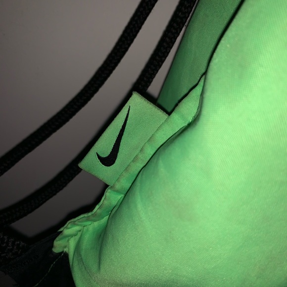 Green Nike Bag - Picture 4 of 4